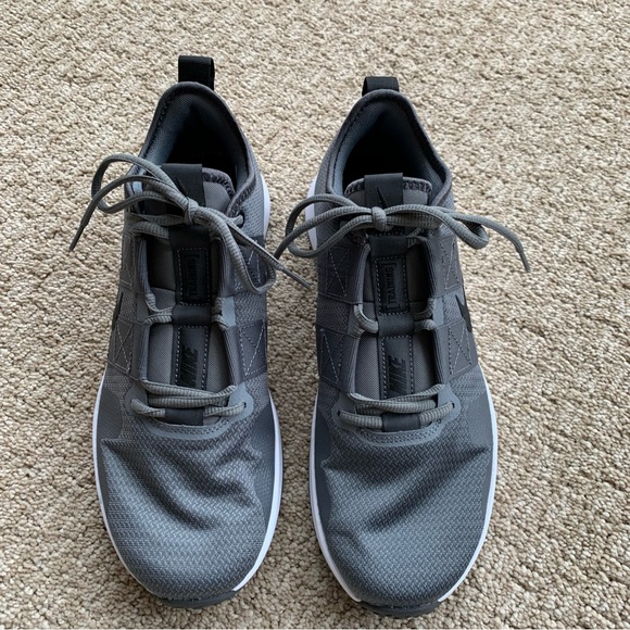 Nike Varsity Complete TR Training Athletic Shoes 10 NWOT Gray - Picture 2 of 9